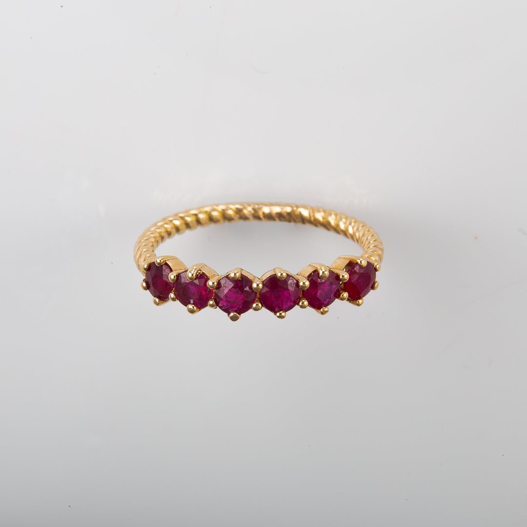 Anillo Seis Rubíes